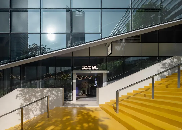 Yotel Sukhumvit, Select By Hilton Hotel *