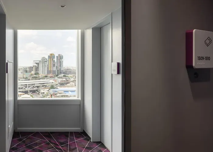 Yotel Sukhumvit, Select By Hilton Hotel