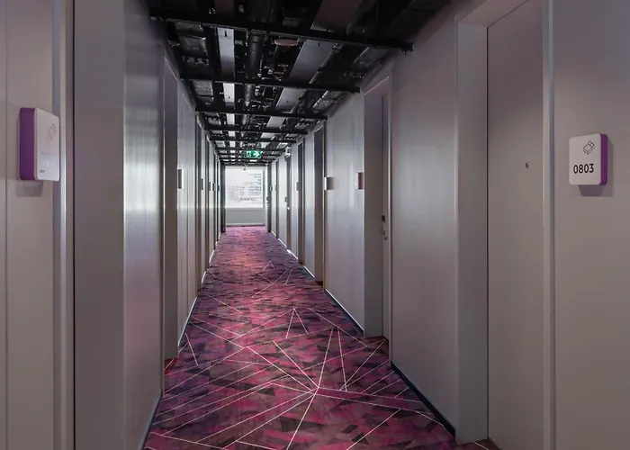 Yotel Sukhumvit, Select By Hilton * Banguecoque