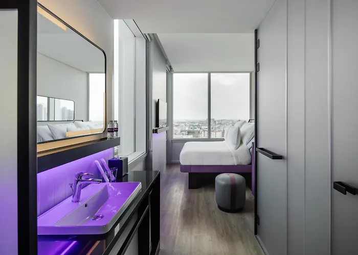 Yotel Sukhumvit, Select By Hilton