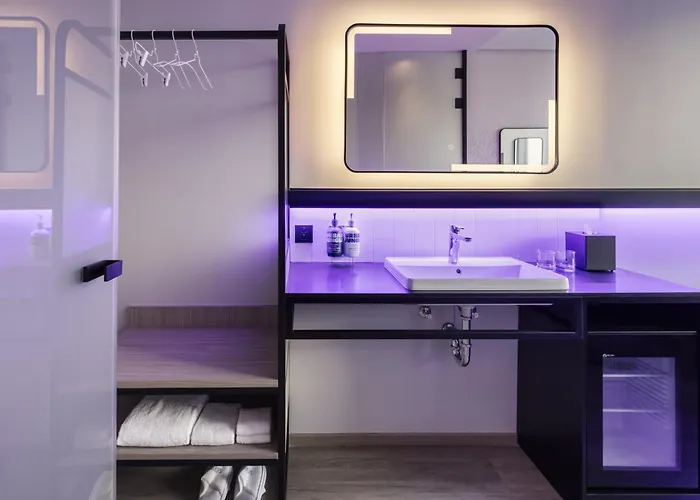 Yotel Sukhumvit, Select By Hilton Hotel 4*