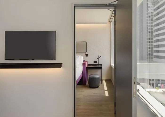 Hotel Yotel Sukhumvit, Select By Hilton 4*