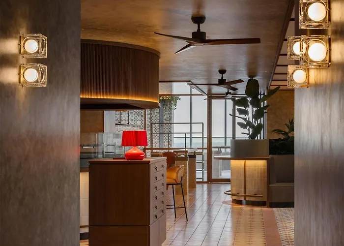 Yotel Sukhumvit, Select By Hilton